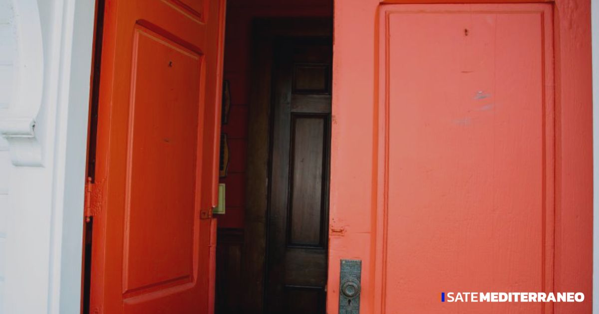 Las puertas de entrada, también aislantes - OnVentanas - Ventanas que  ahorran energía